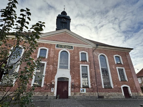 Blick auf eine Kirche