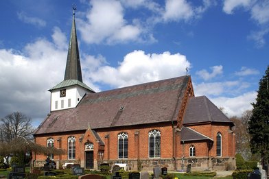 St.-Marien-Kirche in Siebenbäumen Aussenansicht - Copyright: Manfred Maronde