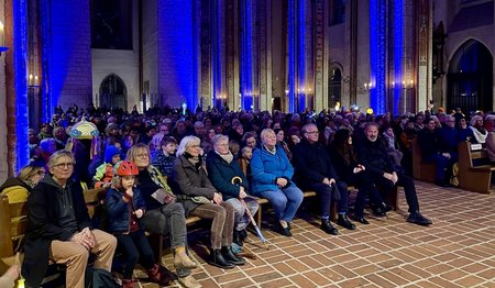 Blick in eine Kirche