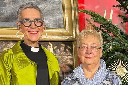 Die Pastorin Katja von Kiedrowski, #liveline Fan Karin Bartholdt und Pröpstin Petra Kallies - Copyright: Leonie Teckenburg