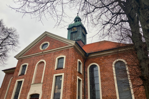 Vorderansicht der St-Petri-Kirche in Ratzeburg