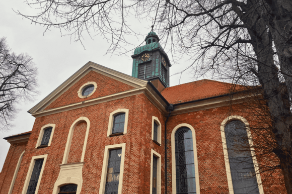 Vorderansicht der St-Petri-Kirche in Ratzeburg