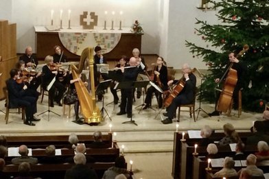 Orchester im Kirchenraum - Copyright: Hartmut Schütt