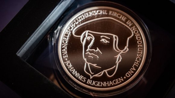 Blick auf eine Medaille